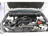 エンジンは2.0L DOHC直噴 AWDになります!スッキリとしたエンジンルーム!低重心でコンパクト!