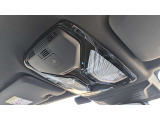 SOSコール装備です。緊急時は遠慮なく押してください。BMWメーカーエマージェンシーに直結致します。