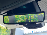【デジタルインナーミラー】後席の大きな荷物や同乗者で後方が確認しづらい時でも安心!カメラが撮影した車両後方の映像をルームミラー内に表示。クリアな視界で状況の確認が可能です!
