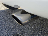 マフラーはダイハツ他車流用で車検対応です。ノーマルマフラーに比べてリアビューがグレードUPしており、音量は上品で車検対応品です。