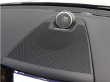 【Bowers&Wilkins】世界のオーディオファン垂涎のプレミアムサウンドシステムを搭載。コンサートホールのベストポジションに相当する音場空間を忠実に再現。乗る人すべてに驚きの音響体験を提供します