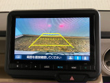 【バックカメラ】リバースにするだけで映ります、後方の安全確認や、狭い駐車場での車庫入れ、雨の日や夜間など視界の悪い時に便利です!安全にバックする為には欠かせない装備です。