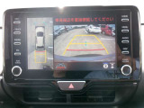 全周囲モニター付きですので、上から見たような映像も確認できます。(補助装置になりますので、目視でもご確認ください)