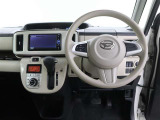 見通しのよいすっきりとした視界で、誰でも運転しやすいです。運転のしやすさは疲れにくさにも繋がりますよ♪