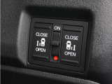 ◆両側電動スライドドア◆狭い駐車場でも乗り降りが楽々♪お子様が隣の車にドアを当ててしまう心配もございません!小さなお子様連れの方もこれで安心。