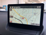 スマートフォンと接続して頂く事で使用可能な「Apple CarPlay/Android Auto」電話の応答は勿論、メッセージの受信やLINE、音楽接続からナビアプリの使用まで幅広く活躍します。