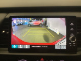 バックモニター付きで、車庫入れやバック時の後方確認をサポート。
