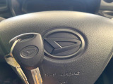 【キーレス】少し離れた場所からでもボタン一つでドアの開錠・施錠ができるのでとっても便利!ドアの鍵穴周りに傷をつけることもありません♪