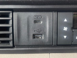 走行少ない当社元展示車!ナビ等装備充実しています♪