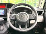 インテリアに合わせたデザインのステアリングは、運転される方のことも考え、運転しやすい形状、大きさです。是非一度、実際に触ってお確かめください。