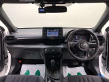 インパネ周りのムダをそぎ落としたことで、広さと快適さがが確保され、運転に集中できる空間となっています。