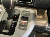 オートブレーキホールド機能付きです☆停車中にブレーキペダルから足を離しても、停車状態が続きます。渋滞、信号待ちの間等、安心です。アクセルを踏めば自動解除され、再発進できます。