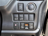 【レーンディパーチャーアラート(LDA)】クルマが車線または走路から逸脱する可能性がある場合に、ブザーまたはハンドルの振動により注意をうながします。機能には限界があるためご注意ください。