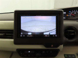 バックモニターを装備しています。車庫入れ時等に車両後方が確認出来るのでとても便利です。