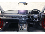 操作性に優れた運転席となります!小物入れや各ボタンの配置にこだわり、使いやすいです!座り心地もよく視認性も良好なのでロングドライブもお任せ下さい!