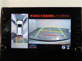 隣車線を走る車両をレーダーで検知し、ドアミラーでは確認しにくい後側方エリアに存在する車両に加え、急接近してくる車両も検知します。車両を検知するとドアミラーに搭載されたLEDインジケーターが点灯します。