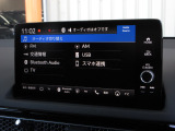 ナビゲーションはホンダコネクトディスプレイが装着されております。AM、FM、フルセグTV、Bluetoothがご使用いただけます。初めて訪れた場所でも道に迷わず安心ですね!