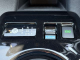 e-Pedal瞬時に加速時強く踏み緩めればブレーキペダルを踏んだ様に減速.停止迄ストップ&ゴーを繰り返す街中イージードライビングは勿論ワインディング等メリハリの効いた加減速でスポーティドライビングを満喫
