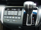 ●エアコンはオートエアコンです。 ●運転席シートと助手席シートにシートヒーターが付いています。