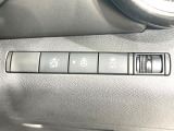 【エマージェンシーブレーキ】走行中に前方の車両等を認識し、衝突しそうな時は警報とブレーキで衝突回避と被害軽減をアシスト。より安全にドライブをお楽しみいただけます。
