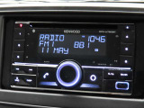 KENWOODのCDデッキを装着しています。現時点でナビの装着はございませんので、ご留意のうえご検討ください。ナビのご相談もお待ちしています。