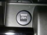 【充電用USB端子】デバイスの充電に便利です。※実際の接続端子は写真で確認or店舗までご気軽にお問合せください♪