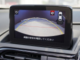 バックカメラを装備。駐車場などでの取り回しもスムーズに行っていただけます。