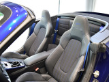 個室の商談ブースが2部屋ございます。お車のご相談等ごゆっくりお話しいただけます。