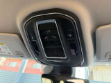 運転席のヘッドライナー部に配置されているスイッチでパワーバックゲートの開閉も行えます。