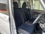 運転席もゆったりとお座り頂けます。