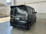 ホンダセンシング装着車となっております。衝突軽減ブレーキ、誤発進抑制機能、歩行者事故低減ステアリング、路外逸脱抑制機能、アダプティブクルーズコントロール、車線維持支援システム他、安全運転を幅広く支援。
