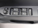 当社は購入後のアフターケアを大切にしております。納車後、1ヶ月無料点検、半年ごとにあんしん点検、12ヶ月法定点検の誘致をします。また車検までの点検をセットにした『ワンダフルパスポート』を販売中です。