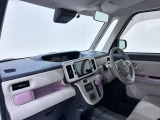 ダイハツのお店では、ダイハツ車を知り尽くしたプロフェッショナルが、専用の診断機器を使って各システムを点検しております。
