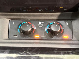 【シートベンチレーション】夏場は涼しい風でお尻や背中の熱やムレを防ぎ、冬はエアコンよりも早く温まってポカポカに!季節を問わず快適に過ごせます。