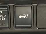 【パワーバックドア】スマートキーや運転席のボタンを押すだけでリアゲートが自動で開閉します!荷物を持っている時や、高い位置にあるバックドアを閉める際に便利な機能です♪