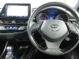 見通しのよいすっきりとした視界で、誰でも運転しやすいです。運転のしやすさは疲れにくさにも繋がりますよ♪