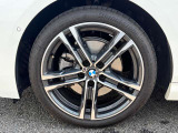 左前フロント 225/40R18