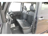 運転席・助手席周りです。軽自動車ならではの空間となっております。