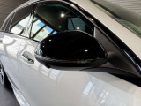 メルセデスの認定中古車「サーティファイドカー」には、最大100項目にも及ぶ点検・整備項目が設定されています>