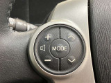 【ステアリングスイッチ付ハンドル】ナビゲーションに視線を移さず、ハンドルから手を離さず、運転に集中したまま手元でオーディオ操作できます♪