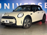 ●LEDヘッドライト:夜間走行時も良好な視界を確保し安心して運転できる高輝度LEDヘッドライトを装備!点灯速度が早く、消費電力も抑えられています。