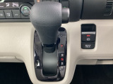 発進時から滑らかに加速する無段階変速のCVTはストップ&ゴーの多い街の中も快適です