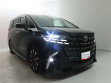 高輝度で点灯速度が速く、しかも消費電力の少ないLEDヘッドライトが装備されています!LEDの明るい光が走行中の視界の確保をサポートして、夜のドライブがより楽しく安全に運転できます♪