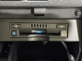 【ETC2.0(DSRC)】ETCカードを挿入すれば料金所はノンストップで通過できます。ETC限定の割引や、高速道路の情報提供サービスを利用できます。