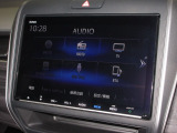 ナビゲーションは純正9インチメモリーナビ(VXM-227VFNi)を装着しております。AM、FM、CD、DVD再生、Bluetooth、音楽録音再生、フルセグTVがご使用いただけます。