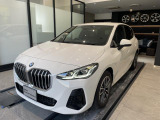 一目で伝わるBMW特有のスポーティーなプロポーションは、BMWの走行性能を生み出すのに欠かせない要因の一つです。細部まで拘りぬいたお車をぜひ一度ご覧ください!