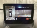 狭い場所での駐車やすれ違いなどでより的確な運転操作に役立つ360&deg;ビューモニターが装備されています。