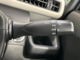 【オートライト】周りの明るさに応じて自動でヘッドライトの点灯・消灯ができる機能です!ライトの付け忘れ・消し忘れなどが無くなり、雨の日や夕方の走行も安心!トンネル通過時も便利ですね♪