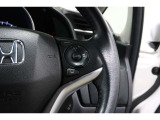 Hondaセンシングの機能のひとつ、アダプティブクルーズコントロール付!アクセルから足を離しても設定したスピードと前車との車間を保ち走行してくれます!車線維持もアシスト☆高速道路で疲労軽減ですね☆