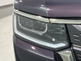 LEDヘッドライトは、点灯の瞬間から最大光量を発揮し、突然暗くなるトンネルなどでの安定感を高めます。
